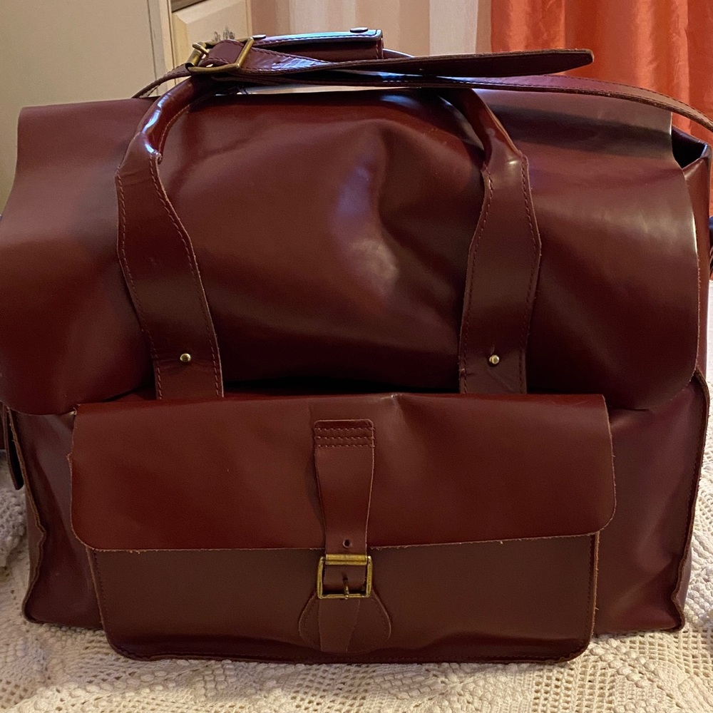 Dr. Martens Blood/Brown LeatherTravel Bag